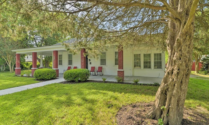 Hampton House | Hampton Sanctuary w/Fire Pit & Fenced Yard!