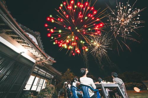 Katori Apartment | HANABI 農業体験 サウナ BBQが楽しめる 3,000坪貸切 2棟利用でペット可 Wi-Fi完備