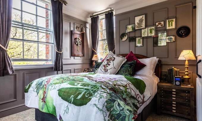 Weybridge Hotel | Hand and Spear