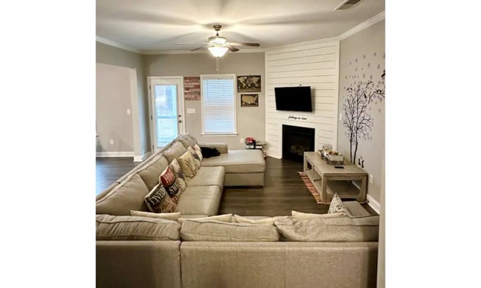 Kennesaw House | Handsome Home/Attractive Place near I-75