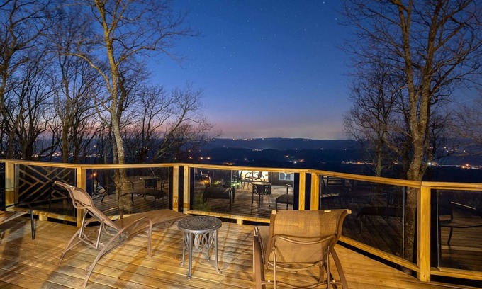 Lookout Mountain House | Hang Glider's Nest Views Near RockCity