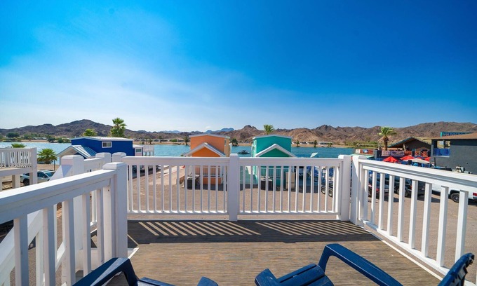 Parker Strip House | Hang Up and Hang Out, at Roadrunner Resort