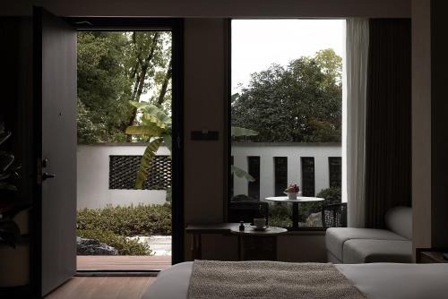Yuhang District Hotel | Hangzhou Yulu Jinglan Nanshan Suji