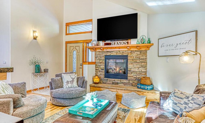 Three Rivers House | Hank's Hideaway