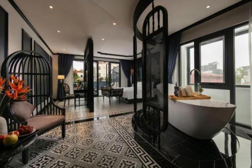 Old Quarter Hotel | Hanoi Le Chateau Hotel & Spa