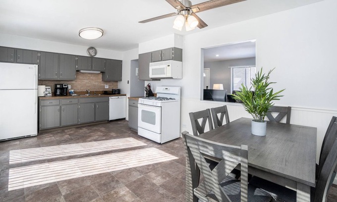 Bloomingdale House | Hanover Park Rental