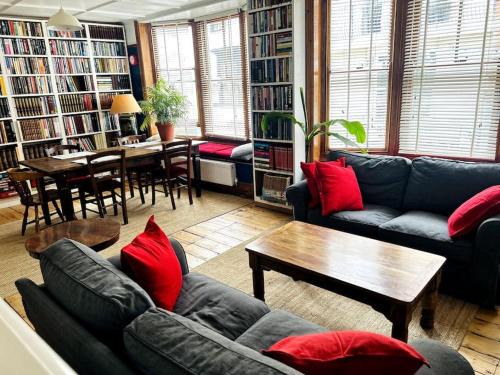 Old Town Hastings Apartment | Hanushka