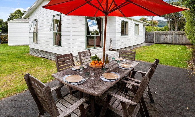 Kuratau House | Happiness at the Lake - Kuratau Holiday Home
