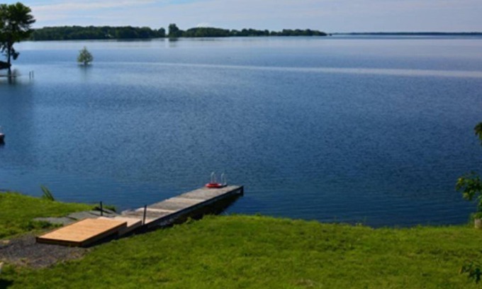 Waupoos House | Happiness Have - PEC Waterfront