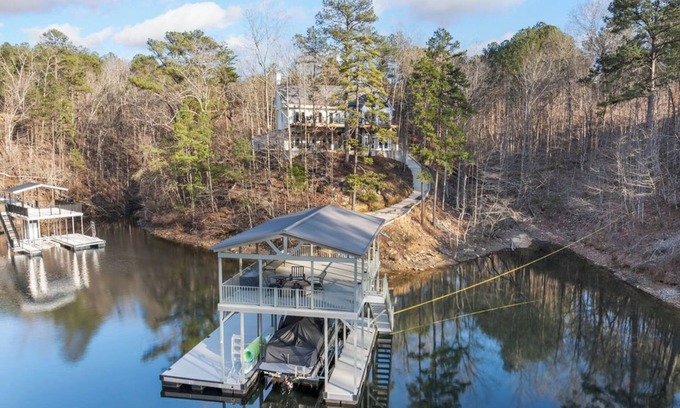 Bremen House | Happy House: 4 BR, 4 BA in Bremen, Sleeps 12