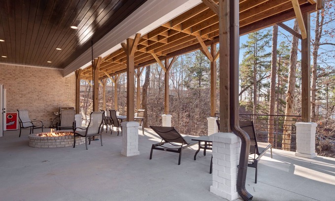 Bremen House | "Happy House"-Luxury, large firepit, 2 living areas