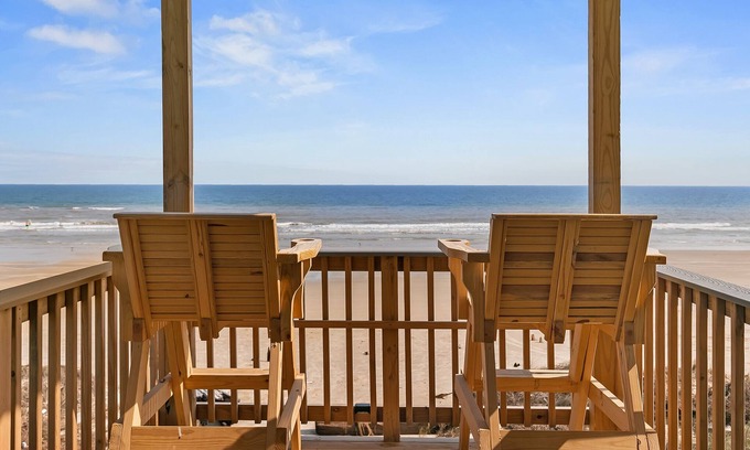 Surfside Beach Condo | Happy Ours-Beautiful beach front condo in Surfside Beach, Texas.