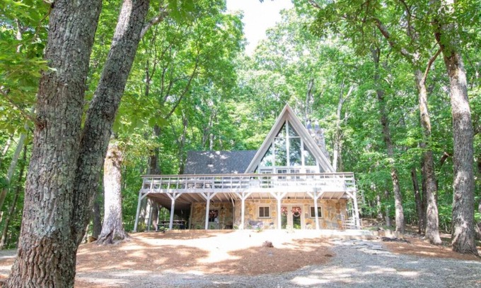 Tate House | Happy Place Hideaway