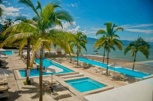 Las Glorias Apartment | Harbor 13008A Artistic beachfront studio by Moikkarentals