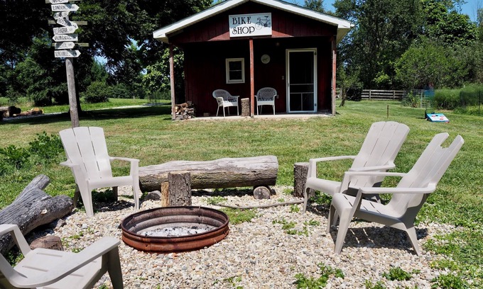 La Porte House | Harbor Country Farmhouse w/games, fire-pit, volleyball, badminton and more