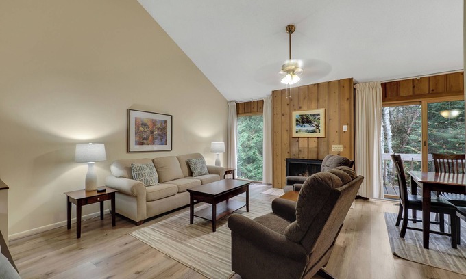 Menonaqua Beach Condo | Harbor Cove #19, Near Skiing, Golf & Downtown
