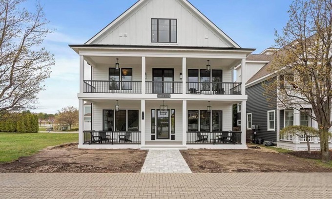Bay Harbor House | Harbor House 21