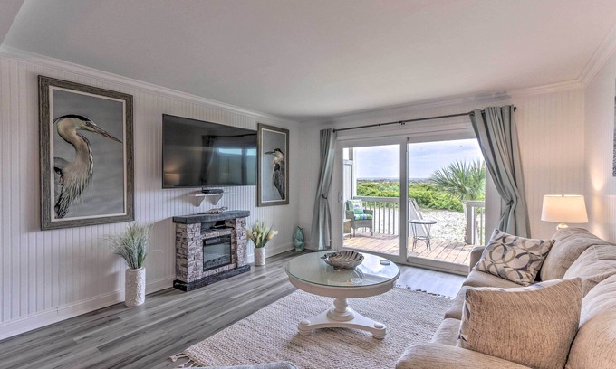 Oceanmarsh Subdivision Condo | Harbor Island Beach Retreat - Steps to Ocean!