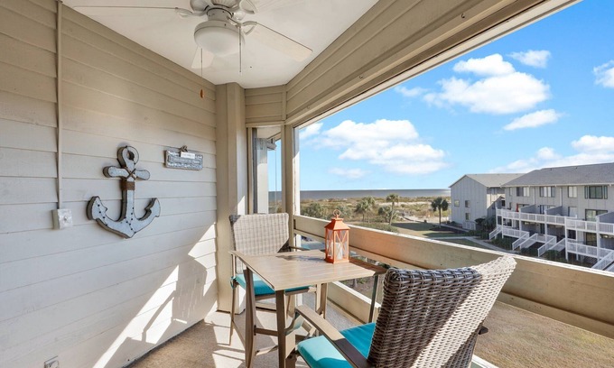 Saint Helena Island Condo | Harbor Island Hideaway: Your Perfect Escape