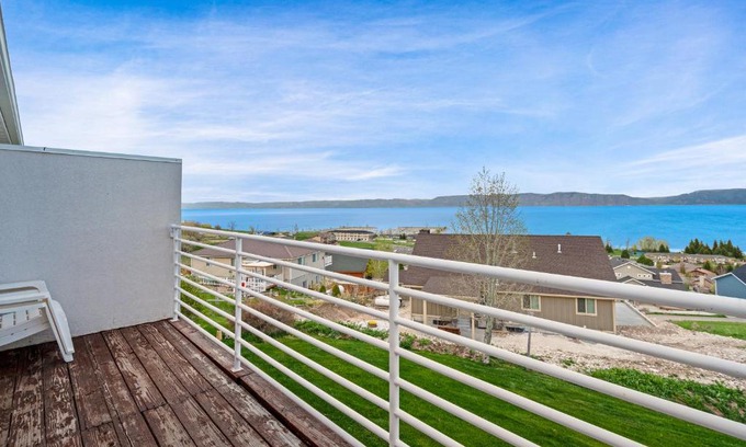Harbor Village Apartment | Harbor Village Lakeview Condo 902-3