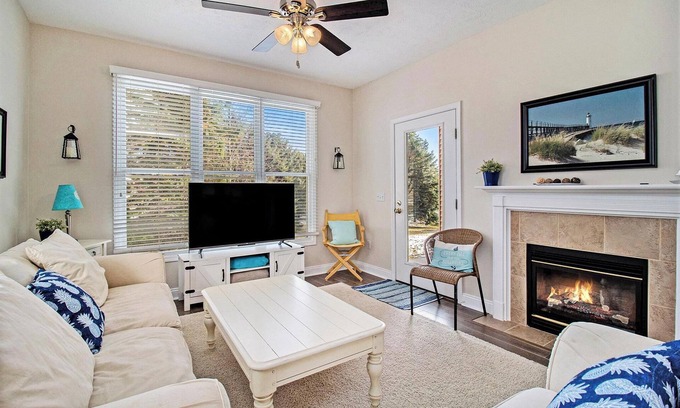 Manistee Condo | Harbor Village Townhouse at Park and Beach