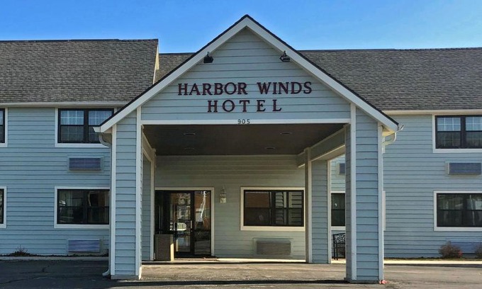 Sheboygan Hotel | Harbor Winds Hotel