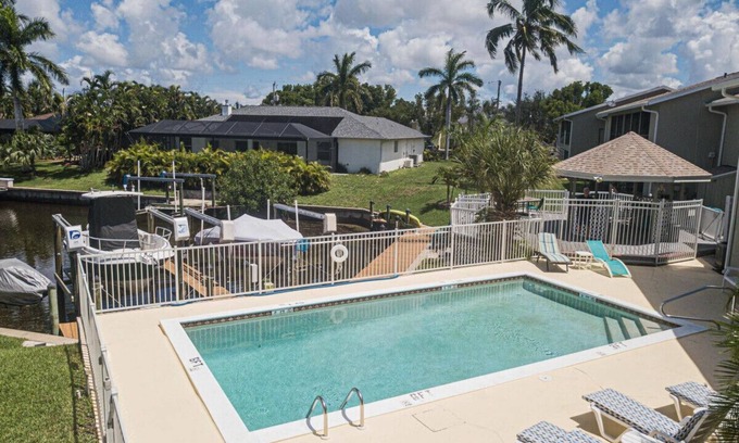 Pelican Apartment | Harborview Condo Waterfront Vacations
