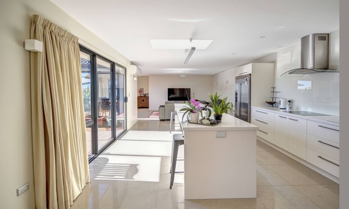 Dunedin House | Harbour Heights. Stunning views of Dunedin Harbour & beyond!