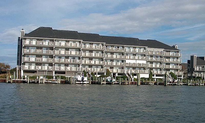 Ocean City Apartment | Harbour Island 304K condo