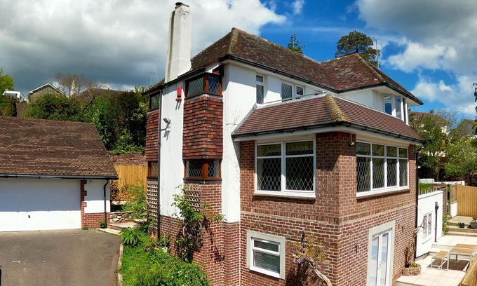 Torquay Cottage | HARBOUR LIGHTS, family friendly, luxury holiday cottage in Torquay