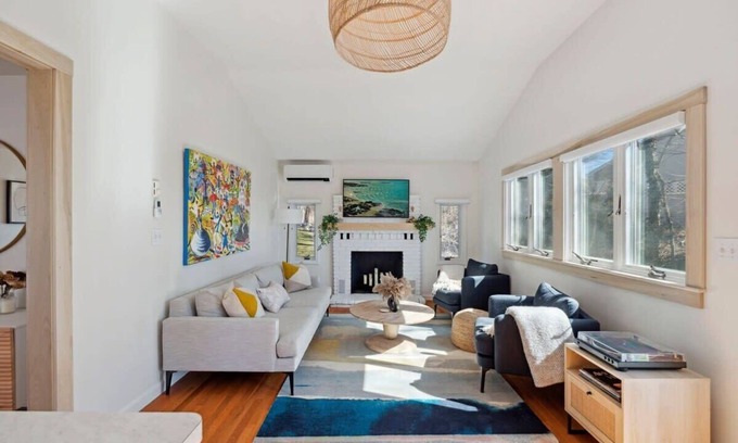 Hampton House | Harley's House |Minutes to Beach |Newly Renovated