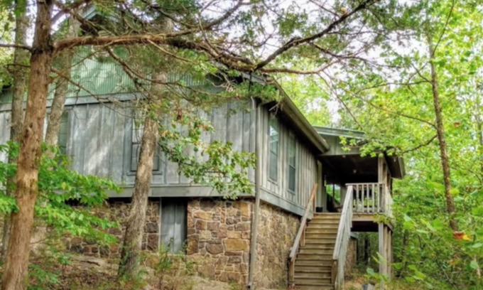 Huntsville Cabin | Harman lodge in the heart of the Ozark Wilderness