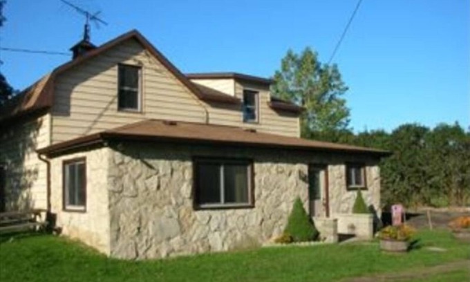 Kingsville Cottage | Harmony House on South Bay, Pelee Island