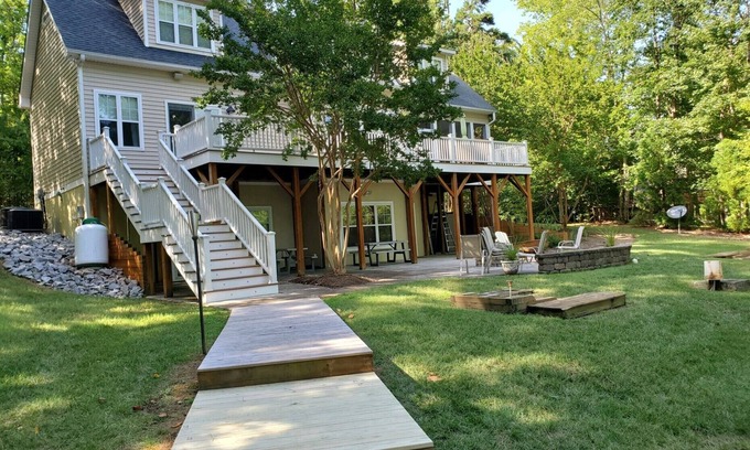 Henrico House | Hart Haven - PeaHill Creek - Lake Gaston NICE!