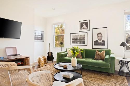 Chestnut Hill House | Hart Suite Buyout 4 by AvantStay Two Town House Buyout w Modern Amenities in Nashville