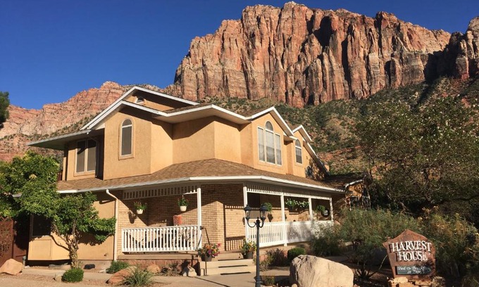Zion National Park South Entrance Bed & Breakfast | Harvest House Bed and Breakfast