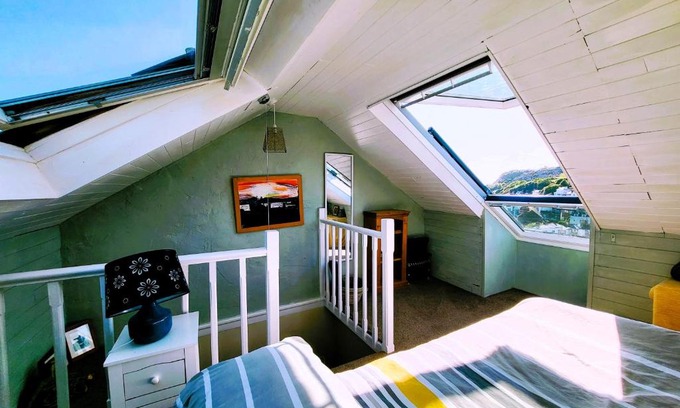 Old Town Hastings House | Hastings Old Town Tackleway privileged Sea Views whole house 3 beds