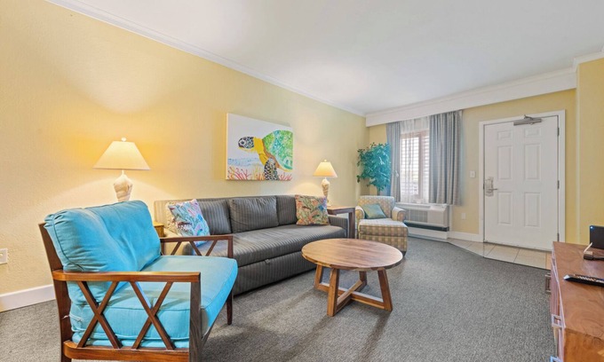 Hatteras Apartment | Hatteras Happy Hour at Villas of Hatteras Landing Near-Beach Condos with Pool Access!