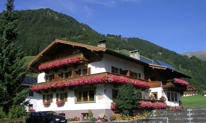 Glor House | Haus Bergheimat