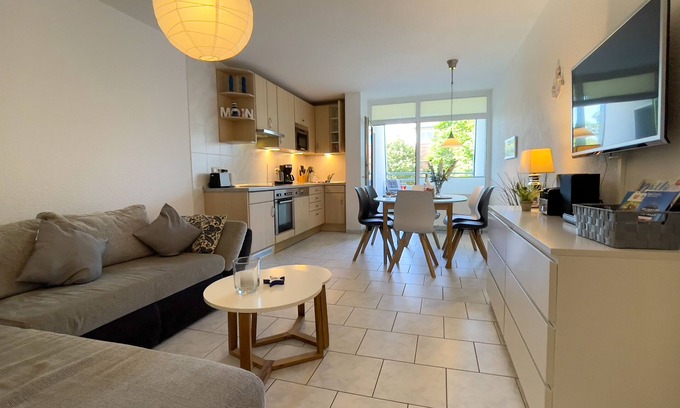 Duhnen Apartment | Haus Dortmund FeWo 1 - Cozy vacation apartment in Cuxhaven with balcony and garden