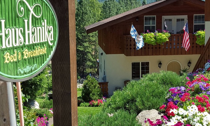 Leavenworth Ski Chalet | Haus Hanika B&B -The Alpine Suite on the River and private 2 person Hot Tub