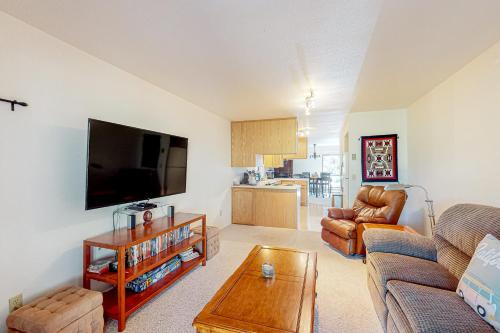 Groveland Apartment | Haus on Hole Five
