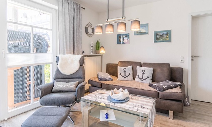 Busum Apartment | "Haus Punzel Whg. Seeperle" - Maritime vacation apartment in the center!