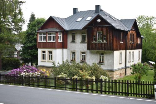 Barenfels Apartment | Haus Waldesheim
