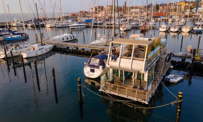 Laboe House | Hausboot Canoga