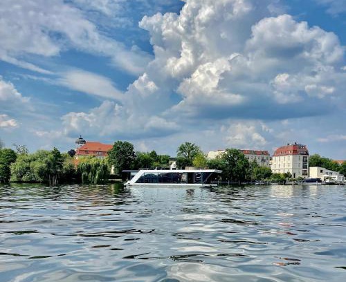 Werder Boat Rental | Hausboot Yacht Werder