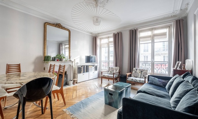 Val-de-Grace Apartment | Haussmann’s Eye, by Veeve