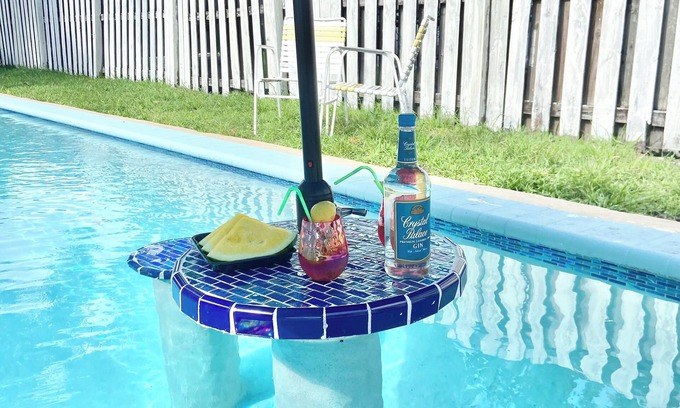Sunrise House | Have a great relaxing time with the whole family in this pool getaway!