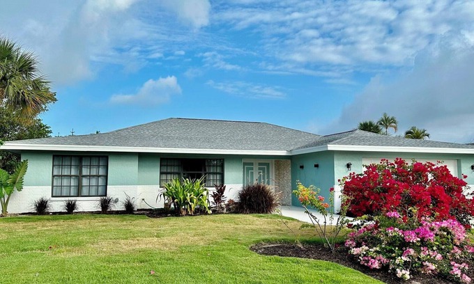 Murex Lakes Condo | Have a Shelluva Time at this 3br/2.5ba near beach
