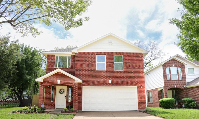 Heaker House | Haven Near Medical Center: Perfect for Families!